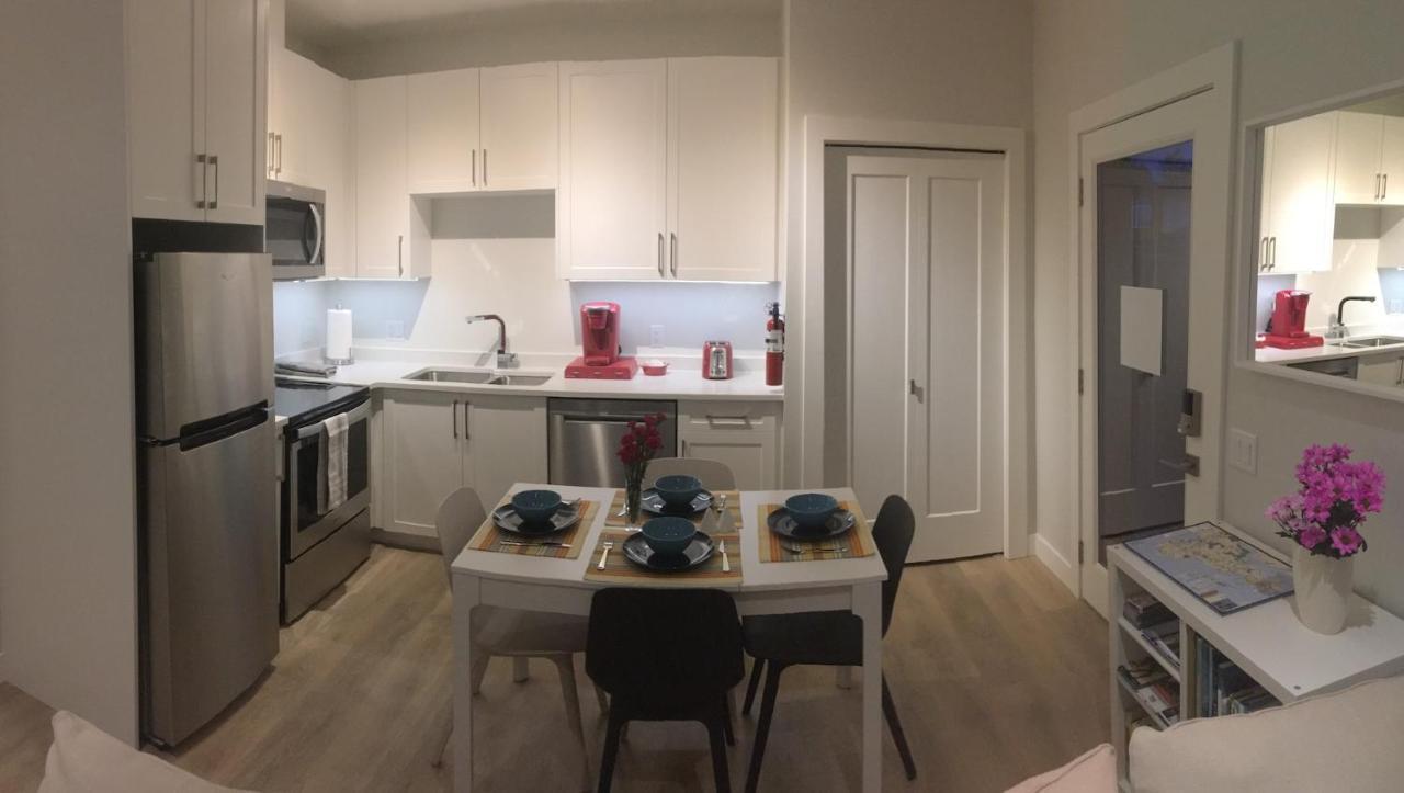 Mollys Cottage-The Suite On Vancouver Island Near Yyj Airport And The Wa And Bc Ferries North Saanich Extérieur photo
