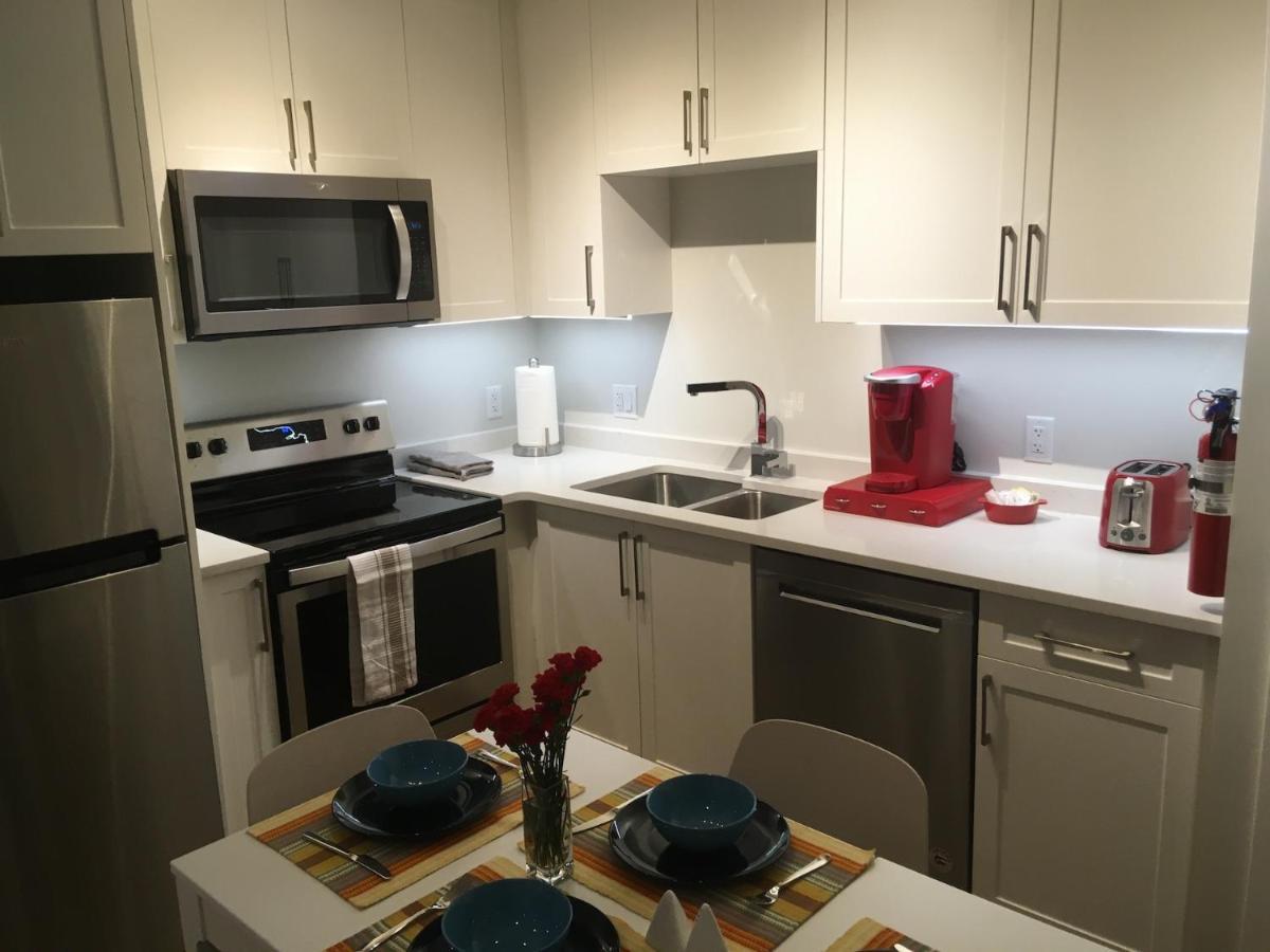 Mollys Cottage-The Suite On Vancouver Island Near Yyj Airport And The Wa And Bc Ferries North Saanich Extérieur photo