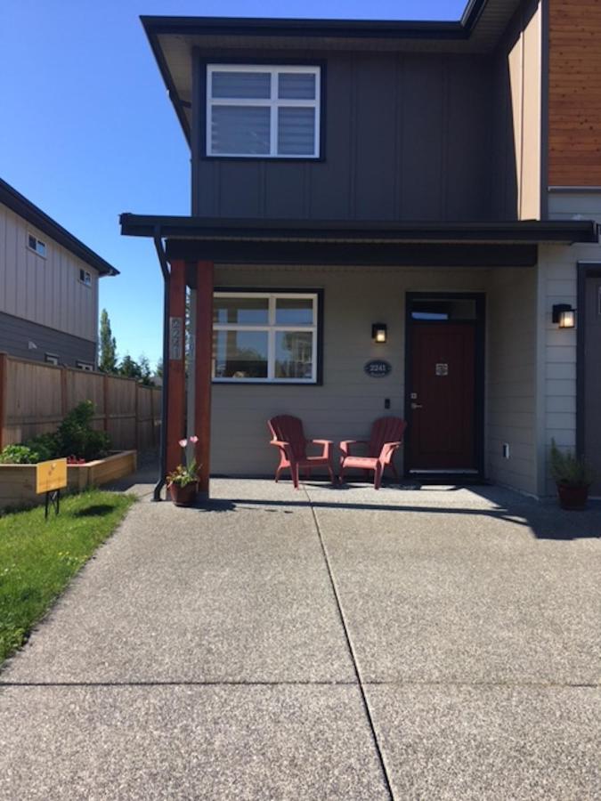 Mollys Cottage-The Suite On Vancouver Island Near Yyj Airport And The Wa And Bc Ferries North Saanich Extérieur photo