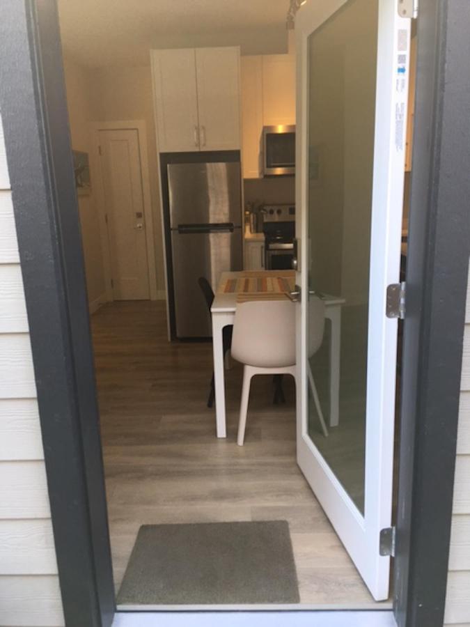 Mollys Cottage-The Suite On Vancouver Island Near Yyj Airport And The Wa And Bc Ferries North Saanich Extérieur photo
